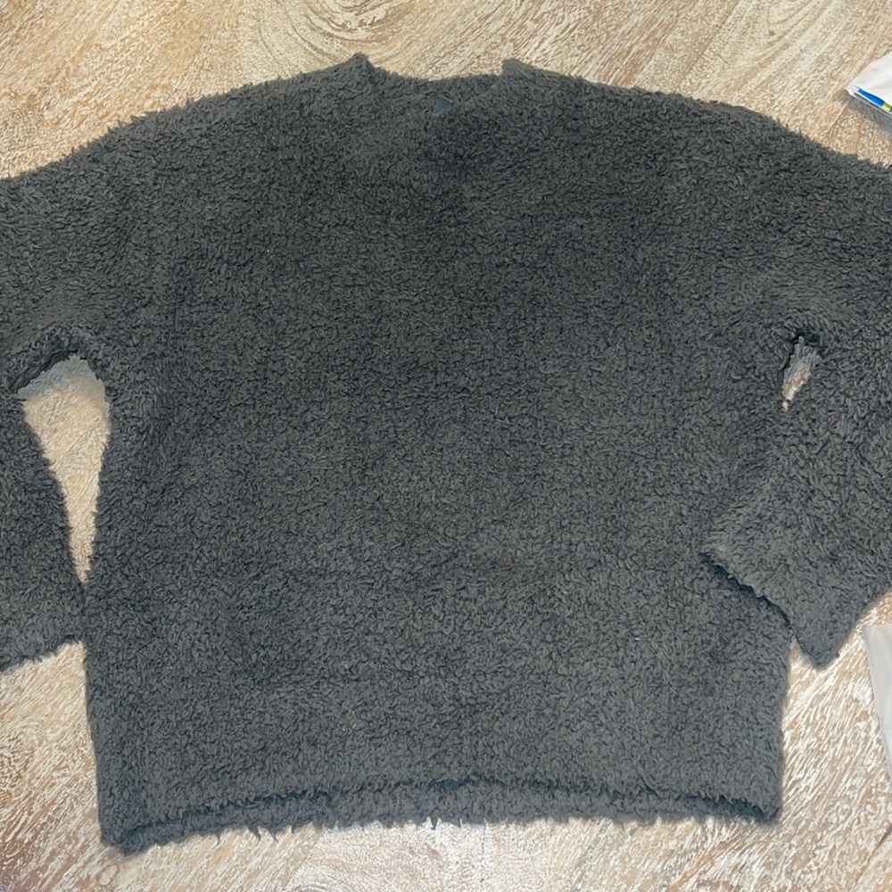 SKIMS Cozy Knit Juniper sweatshirt KIDS size 6/7 unisex kids.